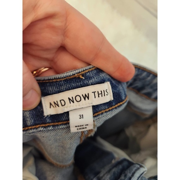 And Now This Women's Blue High Rise Distressed Straight‎ Ankle Jeans Size 31 - Picture 3 of 7